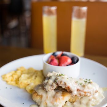 Reunion Kitchen + Drink - Chicken & Biscuits - New American Near Me - Laguna Beach, California Reunion Kitchen + Drink - Chicken & Biscuits - New American Near Me - Laguna Beach, California