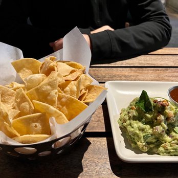 Mercado - Pasadena - Guacamole - Mexican Near Me - Pasadena, California