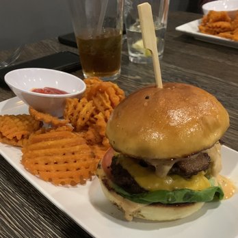 Craft 2700 At Freymoyer's - Smash That Burger - Tapas/Small Plates Near Me - Reading, Pennsylvania