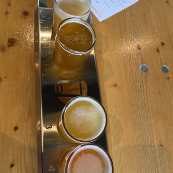 Smartmouth Brewing Company - Sampler - Breweries Near Me - Norfolk, Virginia