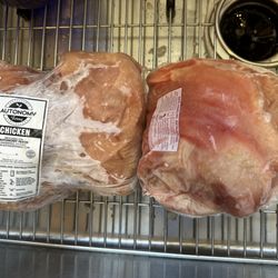 LOTS OF BLOOD PACKED WITH CHICKEN.  INCREASES WEIGHT/PRICE. GROSS.