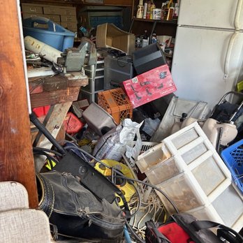 3 Bears Junk Removal - Garage - before - Junk Removal & Hauling Near Me