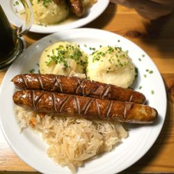 Hackethals - Typical sausages with sauerkraut and mashed potatoes