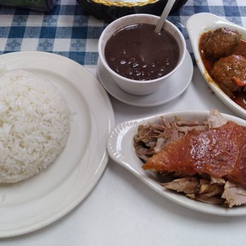 Gerardos’s Tacos - Roast Pork, Meatballs Stew and Black Beans - Mexican Near Me - West New York, New Jersey