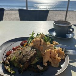 Beach Bums Cafe - Veggie Fritters, eggs and salad with the best view. Perfect start to the day.