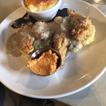 B Matthews Eatery - Chicken n biscuits - New American Near Me - Savannah, Georgia