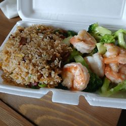Szechuan Express - Shrimp and broccoli lunch special.