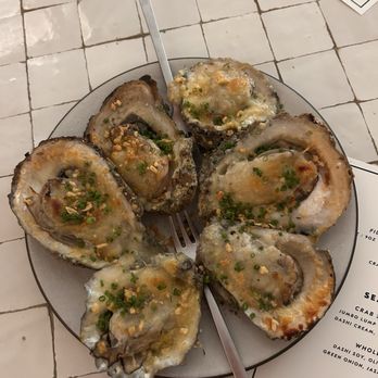 Vestal Restaurant - Roasted oysters - Cocktail Bars Near Me - Lafayette, Louisiana