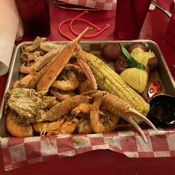 Crabs on the Beach - Perfectly seasoned and delicious low country boil of fresh crab legs, gulf shrimp, corn and sausage! - Seafood Near Me - Gulf Breeze, Florida Crabs on the Beach - Perfectly seasoned and delicious low country boil of fresh crab legs, gulf shrimp, corn and sausage! - Seafood Near Me - Gulf Breeze, Florida