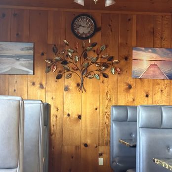 Rice Noodle - a clock on the wall of a restaurant - Vietnamese Near Me - Sacramento, California Rice Noodle - a clock on the wall of a restaurant - Vietnamese Near Me - Sacramento, California
