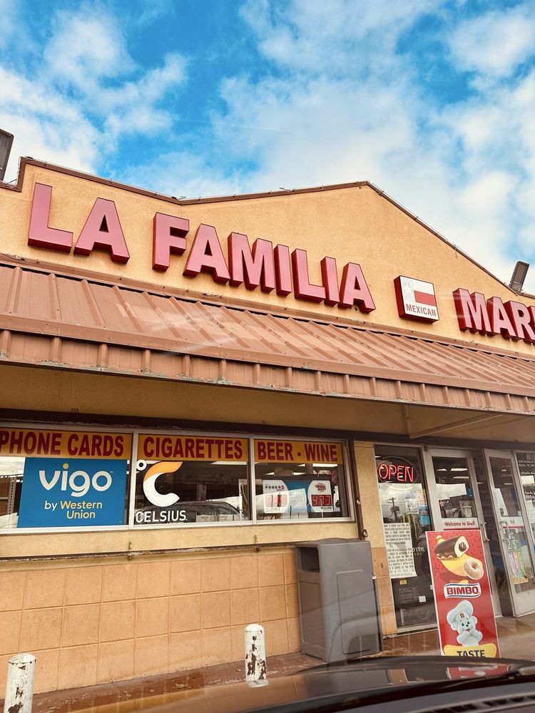 La Familia Mexican Market