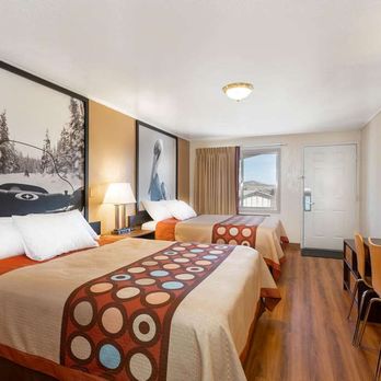 Super 8 - Guest room - Hotels Near Me - Evanston, Wyoming Super 8 - Guest room - Hotels Near Me - Evanston, Wyoming