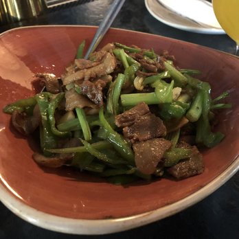 Sumiao Hunan Kitchen - Sizzling Beef with Chili and Onion - Chinese Near Me - Cambridge, Massachusetts Sumiao Hunan Kitchen - Sizzling Beef with Chili and Onion - Chinese Near Me - Cambridge, Massachusetts