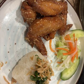 Pho Anh Vu - 10. CÁNH GÀ CHIÊN NƯỚC MẮM VỚI XÔI 秘制鱼露鸡翼加糯米饭 - Vietnamese Near Me - Richmond, British Columbia Pho Anh Vu - 10. CÁNH GÀ CHIÊN NƯỚC MẮM VỚI XÔI 秘制鱼露鸡翼加糯米饭 - Vietnamese Near Me - Richmond, British Columbia