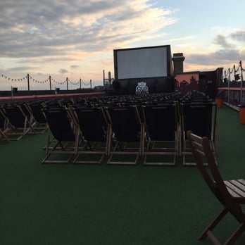 Rooftop Film Club - Cinema Near Me - Peckham, XGL