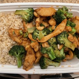 Chicken with broccoli over brown rice