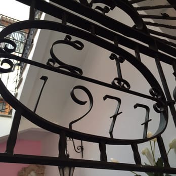 La Vie en Rose - Nice iron work - French Near Me - Guanajuato, GUA La Vie en Rose - Nice iron work - French Near Me - Guanajuato, GUA