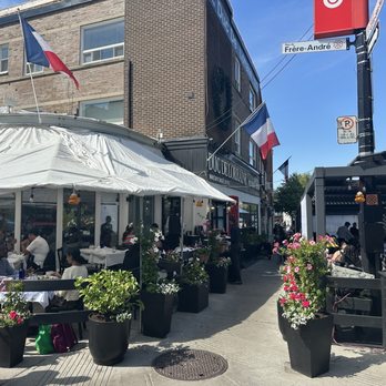 Duc de Lorraine - Entrance - French Near Me - Montreal, Quebec Duc de Lorraine - Entrance - French Near Me - Montreal, Quebec