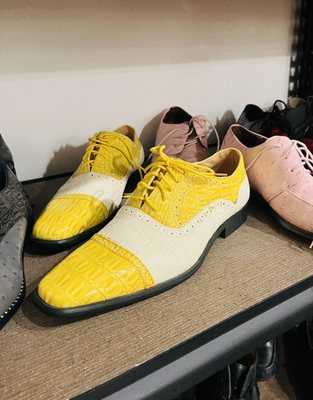 The Red Kat Vintage by null