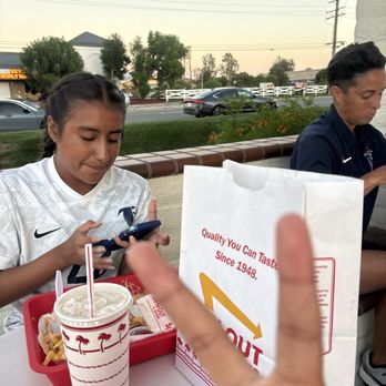 In-N-Out Burger - food service - Fast Food Near Me - Norco, California In-N-Out Burger - food service - Fast Food Near Me - Norco, California