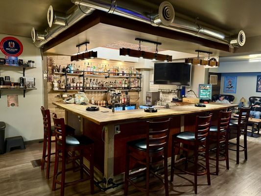 GRUMPY’S CIGARS & LOUNGE - Updated February 2026 - 16 Photos & 10 ...