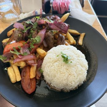 El Aji Picante - Lomo saltado - Peruvian Near Me - Chatsworth, California