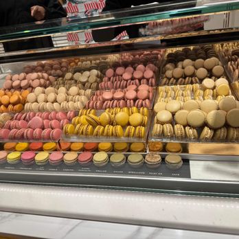 Pierre Marcolini - Chocolatiers & Shops Near Me - Brussels, BRU