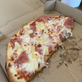 Driftwood Pizzeria - Hawaiian pizza - Pizza Near Me - Alpine, Wyoming