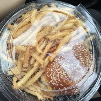 Le Diplomate - Take out burger. Absolutely NOT - Brasseries Near Me - Washington, DC, District of Columbia