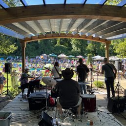 Bones Brigade performing at Dewpoint Brewery on a beautiful day.