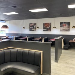Round Table Pizza - Remodeled main dining area