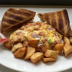 Frank's Honeybun Cafe - Western Omelette ($13.49): recommended!