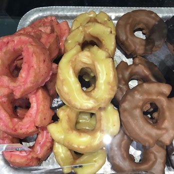 Top Pot Doughnuts - Lots of variety - Donuts Near Me - Tacoma, Washington Top Pot Doughnuts - Lots of variety - Donuts Near Me - Tacoma, Washington