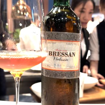 Vea Restaurant & Lounge - Cocktail Bars Near Me - Hong Kong, HK