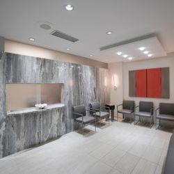 Allison Guyen, DPM FACFAS - Waiting room