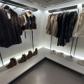 Zara - more winter clothing - Women's Clothing Near Me - Honolulu, Hawaii Zara - more winter clothing - Women's Clothing Near Me - Honolulu, Hawaii