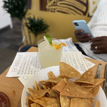 Bombera - Margarita, chips, salsa, guacamole - Mexican Near Me - Oakland, California
