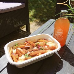 Kat’s Coffee - Poutine à emporter