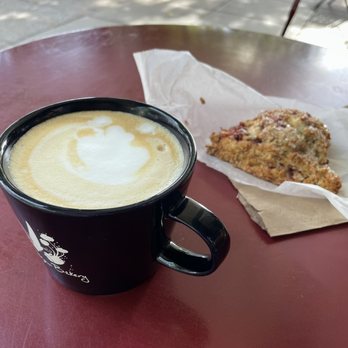 Mariposa Bakery - Cappuccino - Bakeries Near Me - Cambridge, Massachusetts