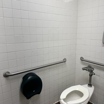KFC - Clean bathroom - Chicken Wings Near Me - Thousand Oaks, California KFC - Clean bathroom - Chicken Wings Near Me - Thousand Oaks, California