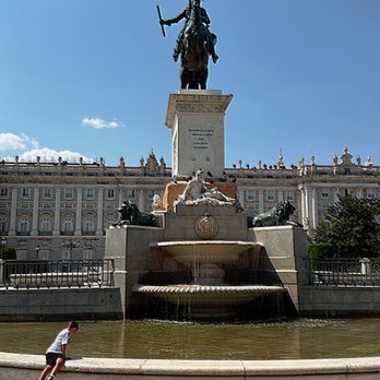 Palacio Real de Madrid - Landmarks & Historical Buildings Near Me - Madrid, M