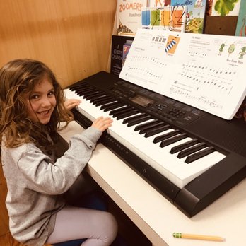Piano in the Loop - Teaching piano at River Oaks Elementary school - Private Tutors Near Me - Houston, Texas Piano in the Loop - Teaching piano at River Oaks Elementary school - Private Tutors Near Me - Houston, Texas