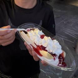 Banana split in boat size - 2 flavors (vanilla, chocolate, or both) and 2 toppings (strawberry, chocolate, or both)