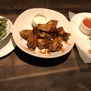 Yard House - Edamame delicious, great snacks, bbq wing hit the spot... calamari was just average - Bars Near Me - Long Beach, California