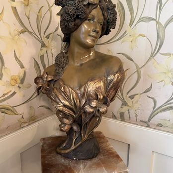 Kearney Mansion Museum - Bust artifact on marble pedestal - Museums Near Me - Fresno, California Kearney Mansion Museum - Bust artifact on marble pedestal - Museums Near Me - Fresno, California