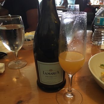 26 Beach Restaurant - Sparkling Wine Mamosa's - New American Near Me - Venice, California