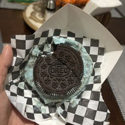 Ice cream sandwich cookie with Cookie Monster, absolutely delicious! I already took a bite lol Ice cream sandwich cookie with Cookie Monster, absolutely delicious! I already took a bite lol