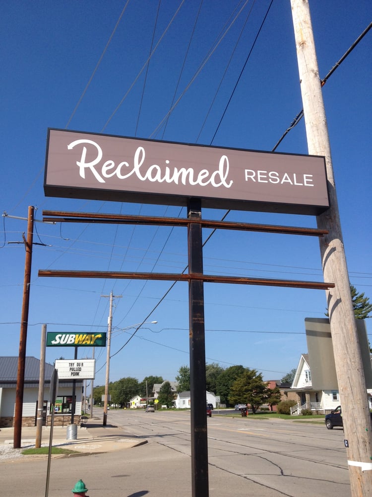 RECLAIMED RESALE Updated September 2024 407 E Mount Vernon, Metamora, Illinois Thrift