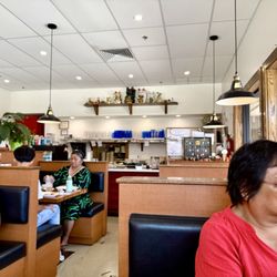 Mililani Bar-B-Q - Inside seating