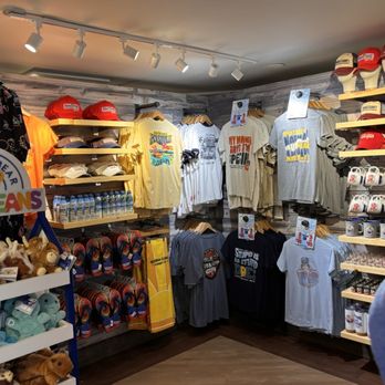 Bubba Gump Shrimp - Gift shop - Seafood Near Me - Jacksonville Beach, Florida
